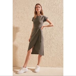 Gray Crew Neck Midi Short Sleeve Dress